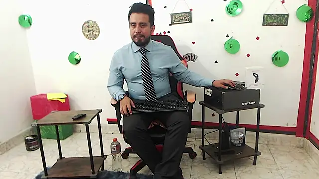 Snapshot of KalethBigDick chatting on April 18, 2026, 7:44 am KalethBigDick online show from April 18, 2026, 7:44 am