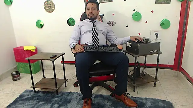 Snapshot of KalethBigDick chatting on April 20, 2026, 5:43 am KalethBigDick online show from April 20, 2026, 5:43 am