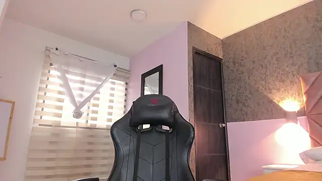 Steffy xue online show from March 4, 2025, 8:16 pm