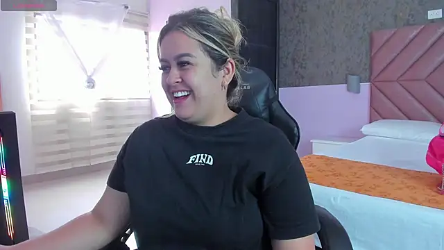 Steffy xue online show from March 5, 2025, 7:49 pm