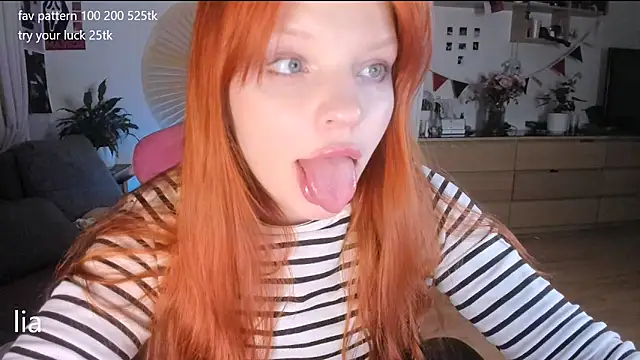 Snapshot of lil_lia chatting on December 3, 2025, 9:14 pm lil lia online show from December 3, 2025, 9:14 pm