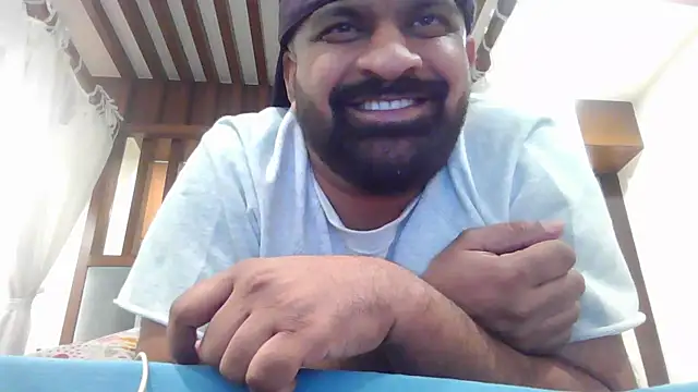 Snapshot of deltaforce1987 chatting on December 17, 2025, 1:32 am deltaforce1987 online show from December 17, 2025, 1:32 am