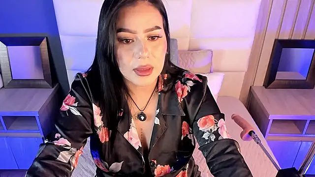 Snapshot of Miah_gomez_ chatting on November 18, 2025, 9:07 pm Miah gomez online show from November 18, 2025, 9:07 pm