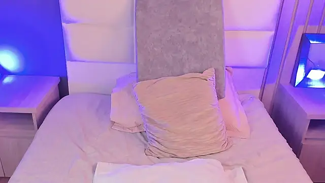 Miah gomez  online show from April 11, 2026, 12:31 pm