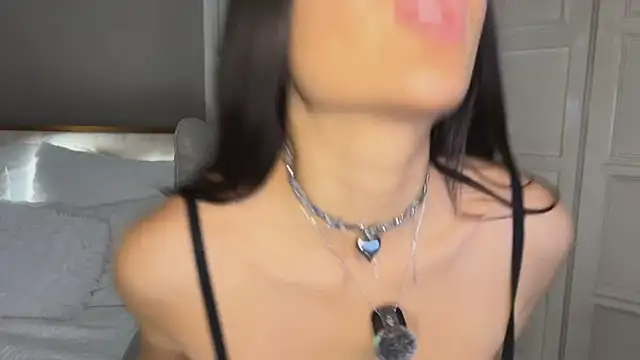 Snapshot of UrLillShy chatting on November 3, 2025, 1:11 am UrLillShy online show from November 3, 2025, 1:11 am