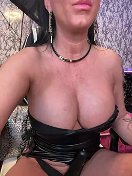 Luiza Hammer online show from March 6, 2025, 9:58 am