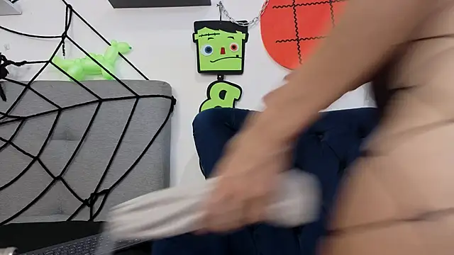 Snapshot of alissonandamy chatting on October 27, 2025, 7:15 pm alissonandamy online show from October 27, 2025, 7:15 pm