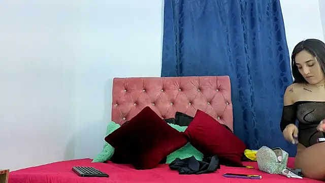 Snapshot of alissonandamy chatting on May 26, 2026, 12:25 pm alissonandamy online show from May 26, 2026, 12:25 pm
