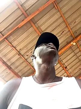 Snapshot of BigBrotherFreak chatting on November 13, 2025, 7:56 am BigBrotherFreak online show from November 13, 2025, 7:56 am