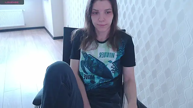 Snapshot of LisaHeart chatting on October 29, 2025, 8:35 am LisaHeart online show from October 29, 2025, 8:35 am