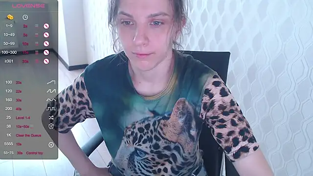 Snapshot of LisaHeart chatting on November 8, 2025, 11:03 am LisaHeart online show from November 8, 2025, 11:03 am