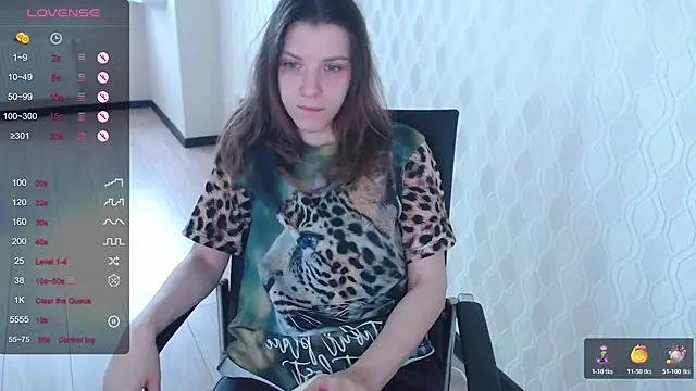 Snapshot of LisaHeart chatting on November 19, 2025, 11:54 am LisaHeart online show from November 19, 2025, 11:54 am