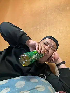 Snapshot of punk0805 chatting on April 1, 2026, 6:48 am punk0805 online show from April 1, 2026, 6:48 am