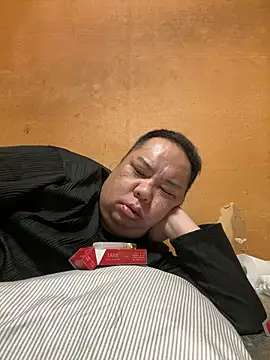 Snapshot of punk0805 chatting on April 3, 2026, 1:39 pm punk0805 online show from April 3, 2026, 1:39 pm