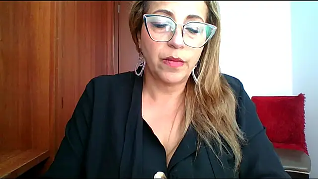 Snapshot of RossanaLionheart chatting on May 8, 2026, 12:31 pm RossanaLionheart online show from May 8, 2026, 12:31 pm