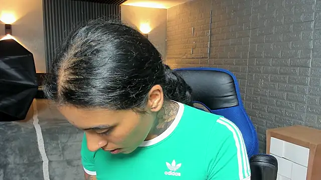 magic marg online show from November 6, 2025, 8:57 pm