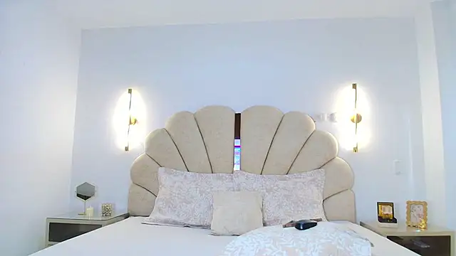 Meghanparker1 online show from November 6, 2025, 9:52 pm