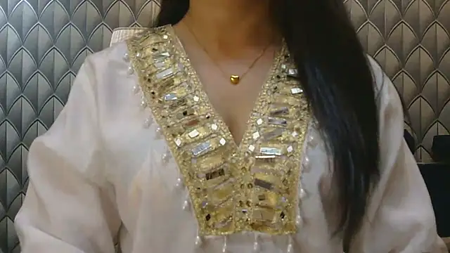 Snapshot of Mishika_Gill chatting on May 24, 2026, 2:33 am Mishika Gill online show from May 24, 2026, 2:33 am