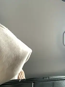 eveangelll online show from March 27, 2026, 5:27 am