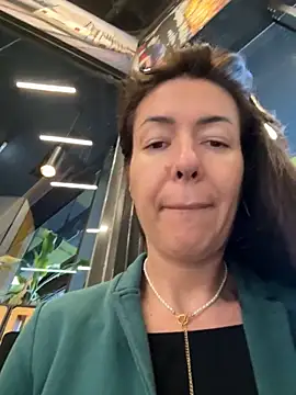 Snapshot of eveangelll chatting on November 24, 2025, 8:14 am eveangelll online show from November 24, 2025, 8:14 am