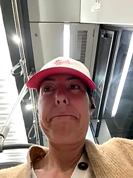 Snapshot of eveangelll chatting on October 24, 2025, 3:49 am eveangelll online show from October 24, 2025, 3:49 am