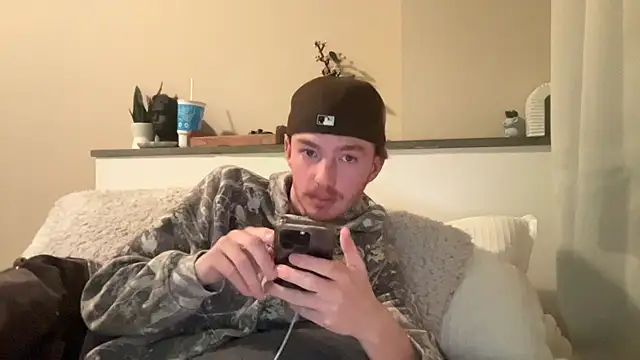 younghungginger online show from December 3, 2024, 2:09 am