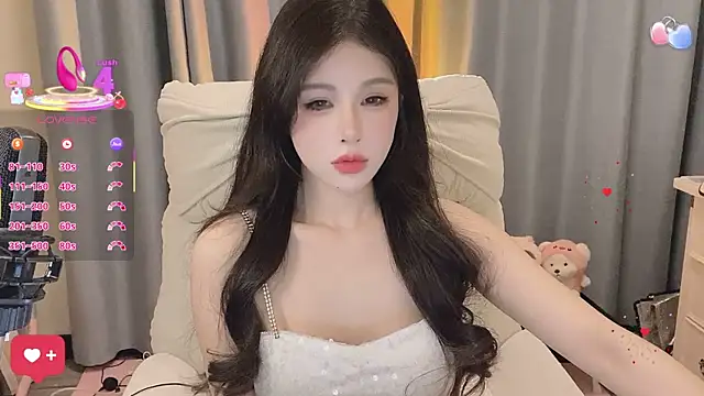 Snapshot of 7-Love chatting on May 6, 2026, 2:10 pm 7-Love online show from May 6, 2026, 2:10 pm