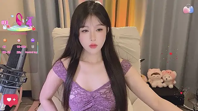 Snapshot of 7-Love chatting on June 10, 2026, 1:23 pm 7-Love online show from June 10, 2026, 1:23 pm