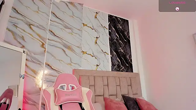 scarlet darling26 online show from April 30, 2026, 6:31 am