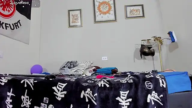 Snapshot of AlejoKhalifa_ chatting on November 8, 2025, 10:19 am AlejoKhalifa online show from November 8, 2025, 10:19 am