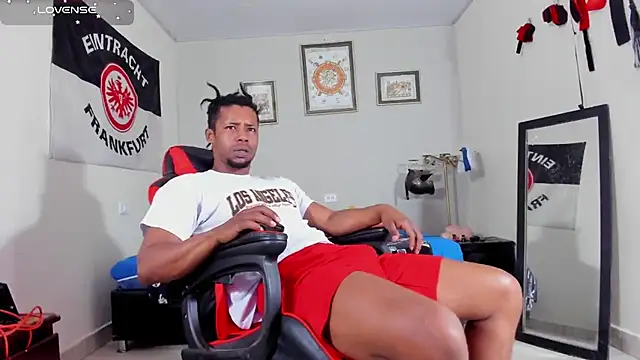 Snapshot of AlejoKhalifa_ chatting on November 14, 2025, 10:19 am AlejoKhalifa online show from November 14, 2025, 10:19 am