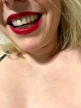 Snapshot of Yourdirtybitch chatting on October 27, 2025, 8:43 pm Yourdirtybitch online show from October 27, 2025, 8:43 pm