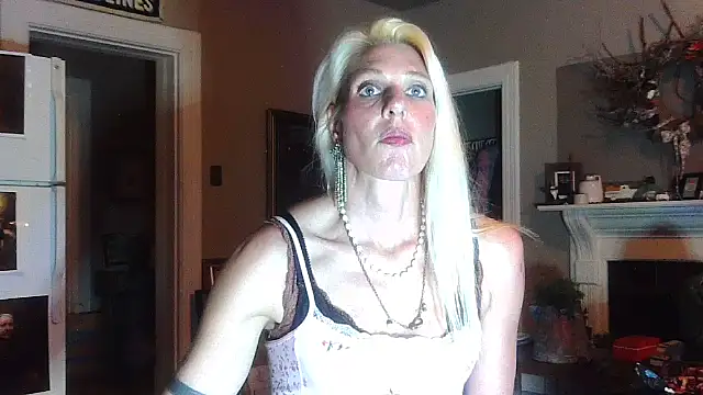 Glamazonx online show from November 2, 2025, 5:01 am