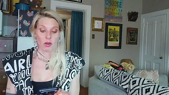 Glamazonx online show from February 20, 2026, 9:28 pm