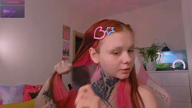 Snapshot of Britney_Lynch chatting on November 13, 2025, 7:18 pm Britney Lynch online show from November 13, 2025, 7:18 pm