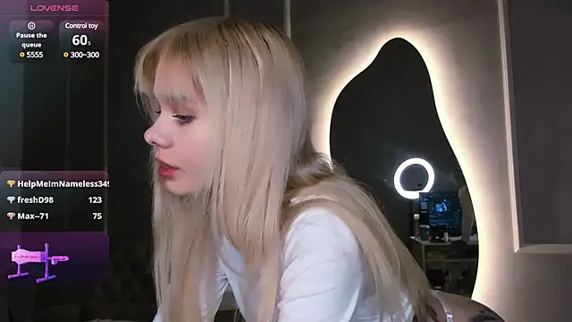 Snapshot of Britney_Lynch chatting on March 5, 2025, 12:16 am Britney Lynch online show from March 5, 2025, 12:16 am