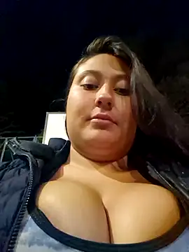 Snapshot of Celeem_ chatting on February 20, 2025, 3:56 am Celeem online show from February 20, 2025, 3:56 am