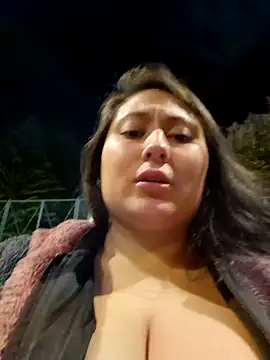 Snapshot of Celeem_ chatting on October 8, 2025, 4:14 am Celeem online show from October 8, 2025, 4:14 am