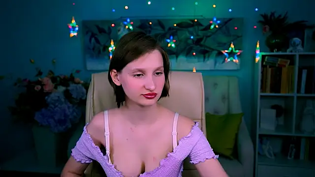 Snapshot of EllaHorton chatting on May 29, 2026, 4:35 pm EllaHorton online show from May 29, 2026, 4:35 pm