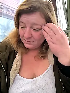 Snapshot of jusichka chatting on November 13, 2025, 6:28 am jusichka online show from November 13, 2025, 6:28 am