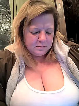 Snapshot of jusichka chatting on October 23, 2025, 6:06 pm jusichka online show from October 23, 2025, 6:06 pm