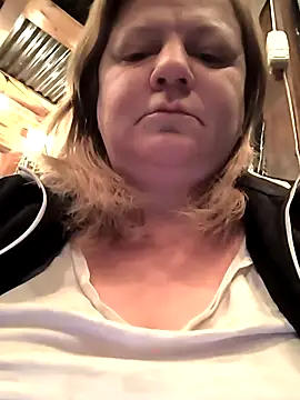 Snapshot of jusichka chatting on November 15, 2025, 7:18 pm jusichka online show from November 15, 2025, 7:18 pm