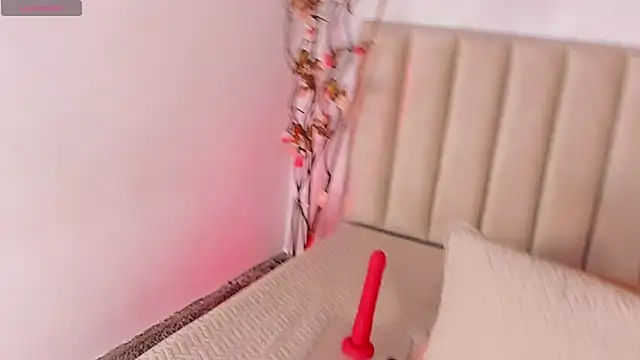 ivone adams online show from September 17, 2025, 4:03 am