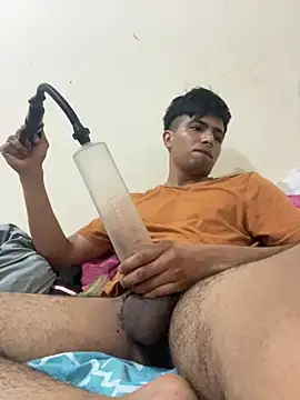 Snapshot of yObal-hot chatting on April 14, 2026, 7:13 am yObal-hot online show from April 14, 2026, 7:13 am