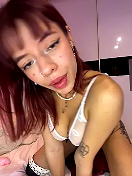 Snapshot of Emma_moon444 chatting on November 26, 2025, 10:54 pm Emma moon444 online show from November 26, 2025, 10:54 pm