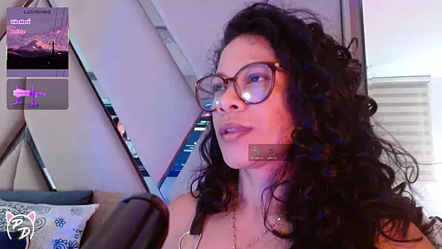 Snapshot of paula_daniela1 chatting on June 26, 2026, 9:53 pm paula daniela1 online show from June 26, 2026, 9:53 pm