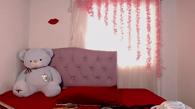 Snapshot of Alleanys_Cristal chatting on March 10, 2025, 2:16 pm Alleanys Cristal online show from March 10, 2025, 2:16 pm