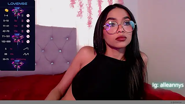 Snapshot of Alleanys_Cristal chatting on March 21, 2025, 8:29 pm Alleanys Cristal online show from March 21, 2025, 8:29 pm