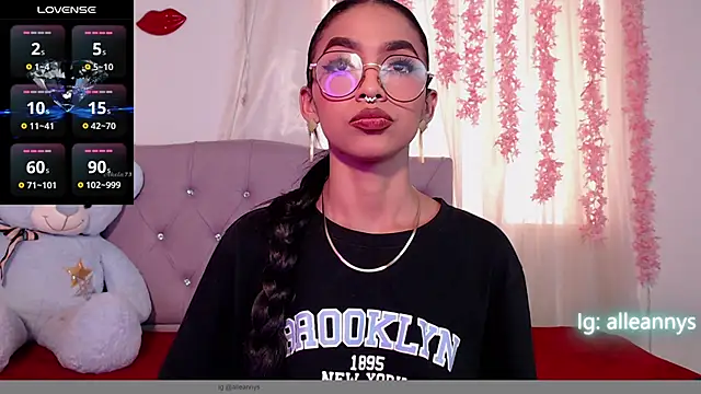 Snapshot of Alleanys_Cristal chatting on March 1, 2025, 8:21 pm Alleanys Cristal online show from March 1, 2025, 8:21 pm