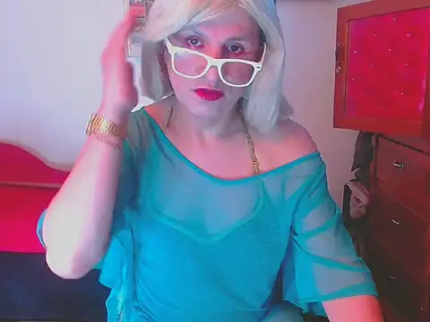 LorenJade online show from December 20, 2025, 9:45 am